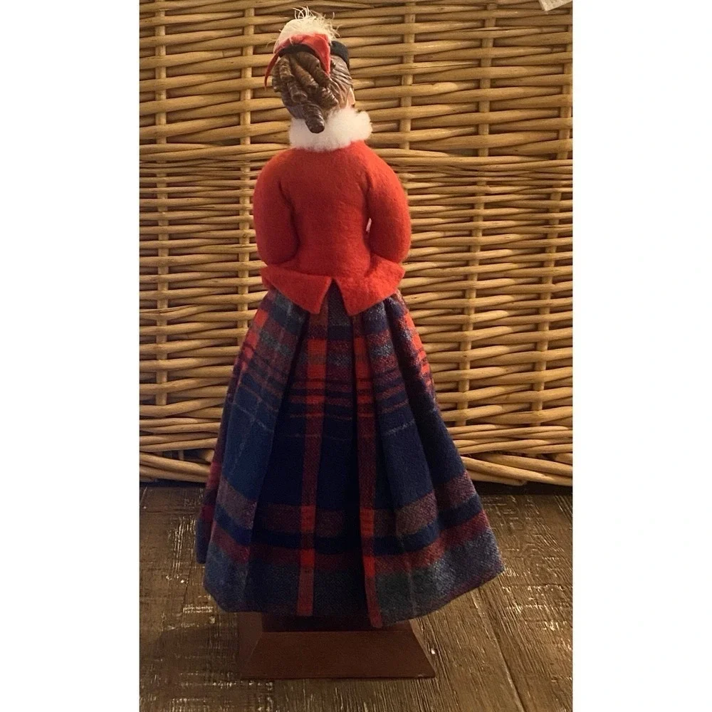 SIMPICH Muff Lady Character Doll 1985 VTG Original Christmas Caroler Series USA